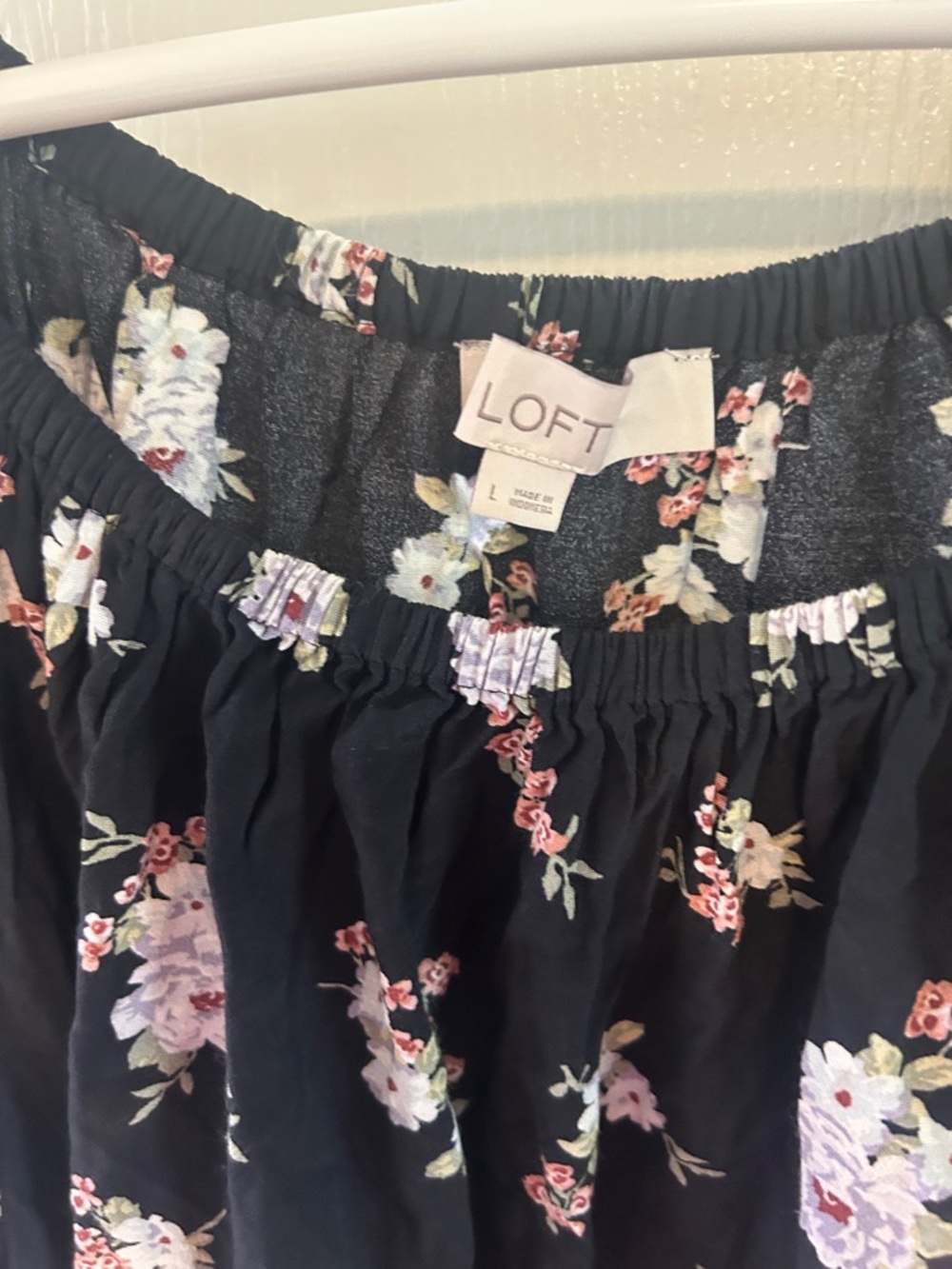 LOFT Black Floral Off-Shoulder Peasant Top Large - Picture 2 of 3